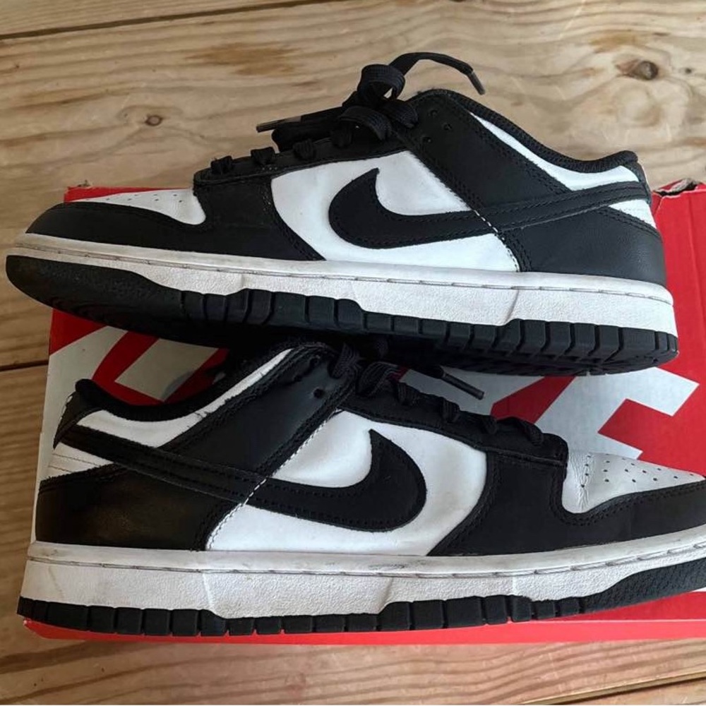 Women’s panda dunks size 7